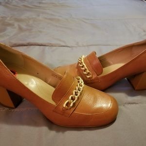 Chunky heel shoes